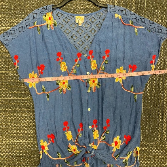 Anthro Brand Fig & Flower Embroidered Front Tie Top 2X - Picture 5 of 9